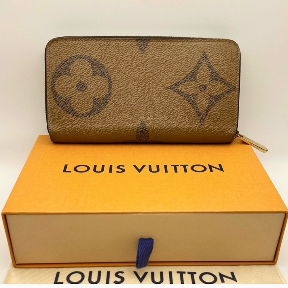 Louis Vuitton  Reverse Monogram Giant Zippy Wallet with Dust Bag and Box